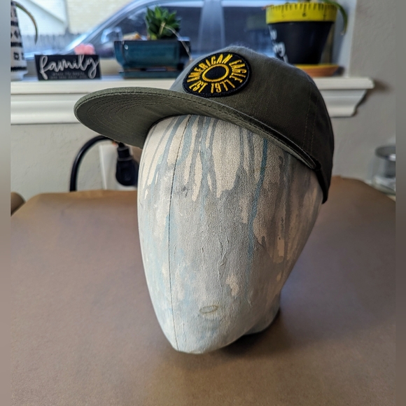 American Eagle Hat - Picture 2 of 7